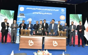 رئیس کمیسیون اشتغال، مهارت و دانش‌بنیان دانشگاه فنی و حرفه‌ای:
امضای 19 تفاهم‌نامه همکاری بین دانشگاه و صاحبان صنایع ملی و منطقه‌ای در دانشگاه فنی و حرفه‌ای استان کرمان 3
