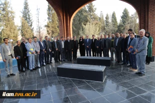 رئیس دانشگاه فنی و حرفه‌ای در نشست معاونین فرهنگی و دانشجویی:
اصلی‌ترین ماموریت سازه فرهنگی دانشگاه فنی و حرفه‌ای تشکیل یک قرارگاه جهاد تبیین است 4