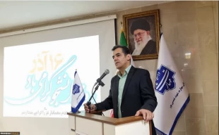 همزمان با فرارسیدن شانزدهم آذرماه؛ آیین بزرگداشت روز دانشجو در دانشکده شهید شمسی‌پور برگزار شد.
 4