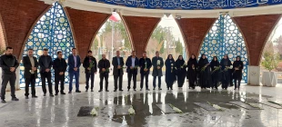 به مناسبت چهل‌ و هفتمین سالگرد پیروزی شکوهمند انقلاب اسلامی؛
برگزاری آیین غبارروبی و عطرافشانی مزار شهدای گمنام  3