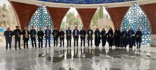 به مناسبت چهل‌ و هفتمین سالگرد پیروزی شکوهمند انقلاب اسلامی؛
برگزاری آیین غبارروبی و عطرافشانی مزار شهدای گمنام  5