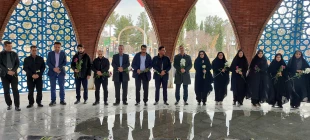 به مناسبت چهل‌ و هفتمین سالگرد پیروزی شکوهمند انقلاب اسلامی؛
برگزاری آیین غبارروبی و عطرافشانی مزار شهدای گمنام  7