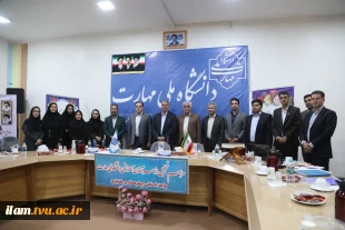 دکتر زمانی در آیین تجلیل از سرآمدان آموزشی چهارمحال محال و بختیاری:
سرآمدی آموزشی در دانشگاه ملی مهارت یعنی تبدیل دانش به مهارت و مهارت به اشتغال 6