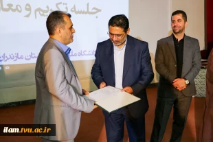 با حضور معاون فرهنگی و دانشجویی :
همزمان با تجلیل از سرآمدان آموزشی آیین تکریم رئیس پیشین و معارفه سرپرست واحد استان مازندران برگزار شد 7
