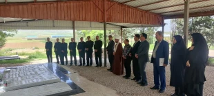 دیدار کارکنان دانشگاه ملی مهارت واحد استان ایلام با خانواده شهیدان محمودی و خسروی 6