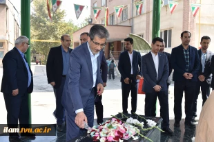 با حضور سرپرست دانشگاه ملی مهارت صورت گرفت؛
آیین اهتزاز پرچم جمهوری اسلامی ایران و طنین سرود ملی در آغاز سال تحصیلی جدید در دانشکده ملی مهارت انقلاب اسلامی تهران 2